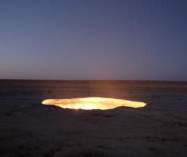Врата ада: Дарваза - искусственный огненный кратер в Туркменистане